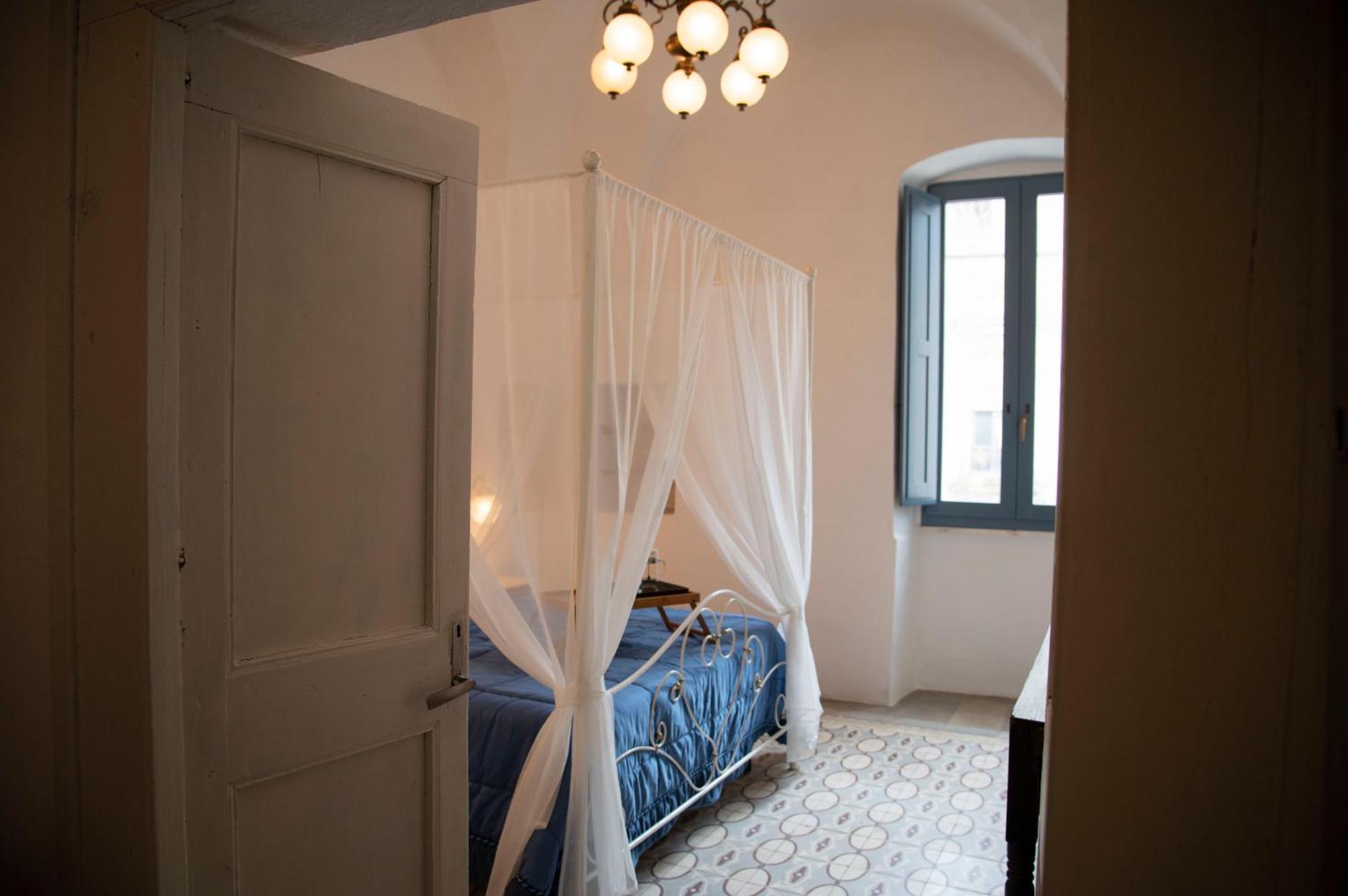 B&B Visita_Experience Torre Santa Susanna Bagian luar foto